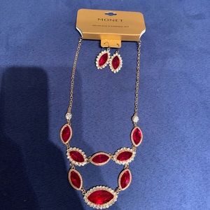 Necklace and earring set